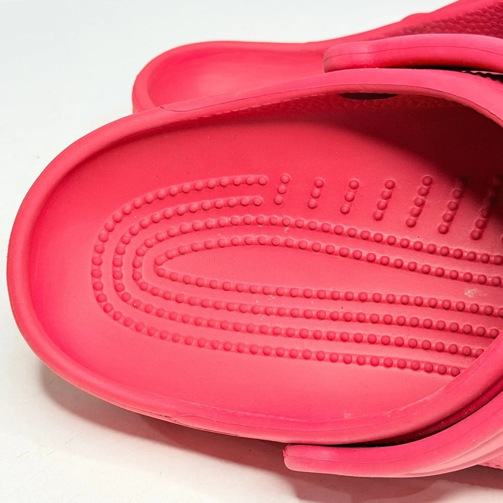 Crocs Classic Clogs Kids Unisex Size M8 W10 Raspberry Pink Slip On Water Shoes